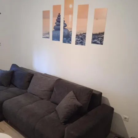 Apartman Iva *
